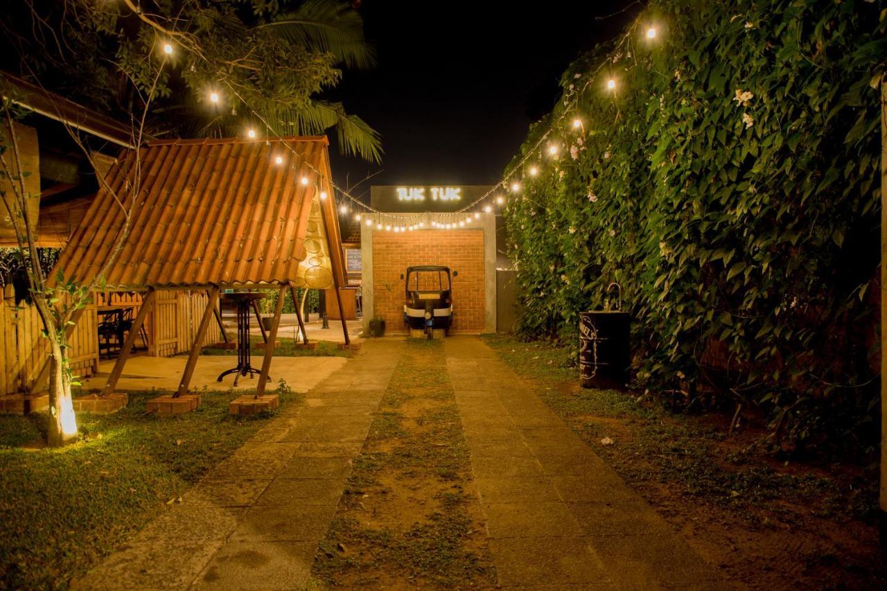 Tuk Tuk Boutique Hotel Negombo Kültér fotó